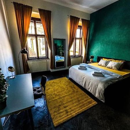 Cozy & Charming Apt. Downtown Διαμέρισμα Τιμισοάρα Εξωτερικό φωτογραφία