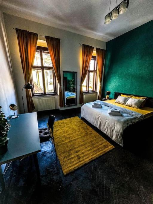 Cozy & Charming Apt. Downtown Διαμέρισμα Τιμισοάρα Εξωτερικό φωτογραφία